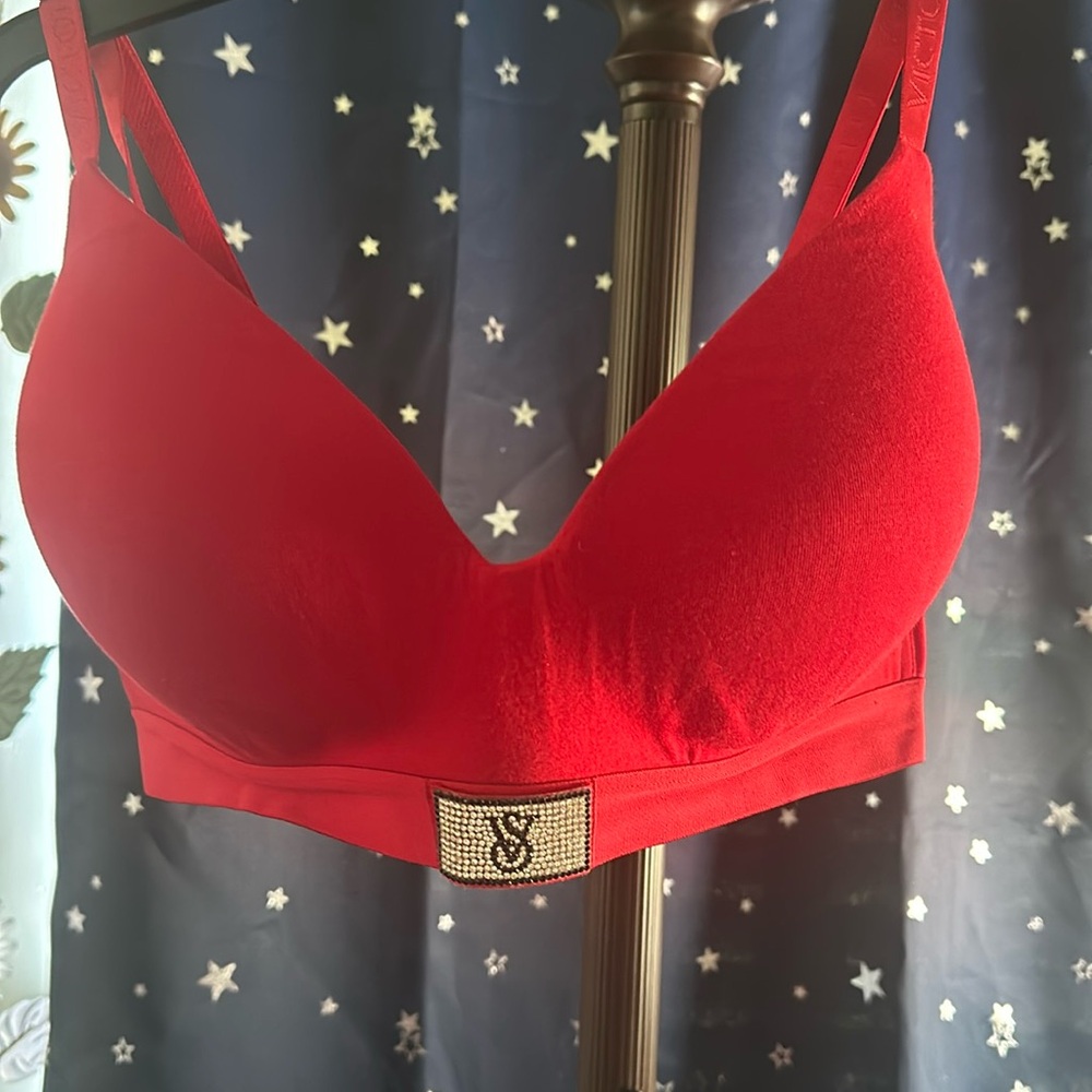 Victoria’s Secret wireless T-shirt bra